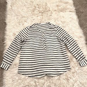 Beautiful Calvin Klein Blouse 🖤🤍